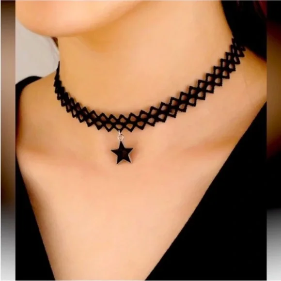 Victoria's Secret Black Star & Moon Push-Up Bra Set - Picture 9 of 13